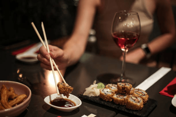 A Guide to Pairing ISU’s Signature Sushi with&nbsp;Drinks